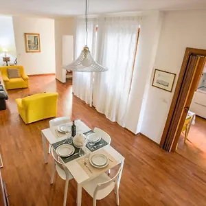 In Great Location Appartamento